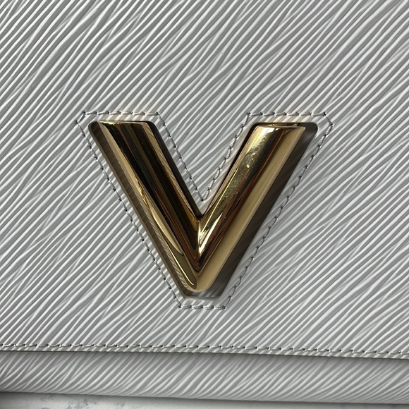 Louis Vuitton twist mm epi leather bag - Picture 2 of 7